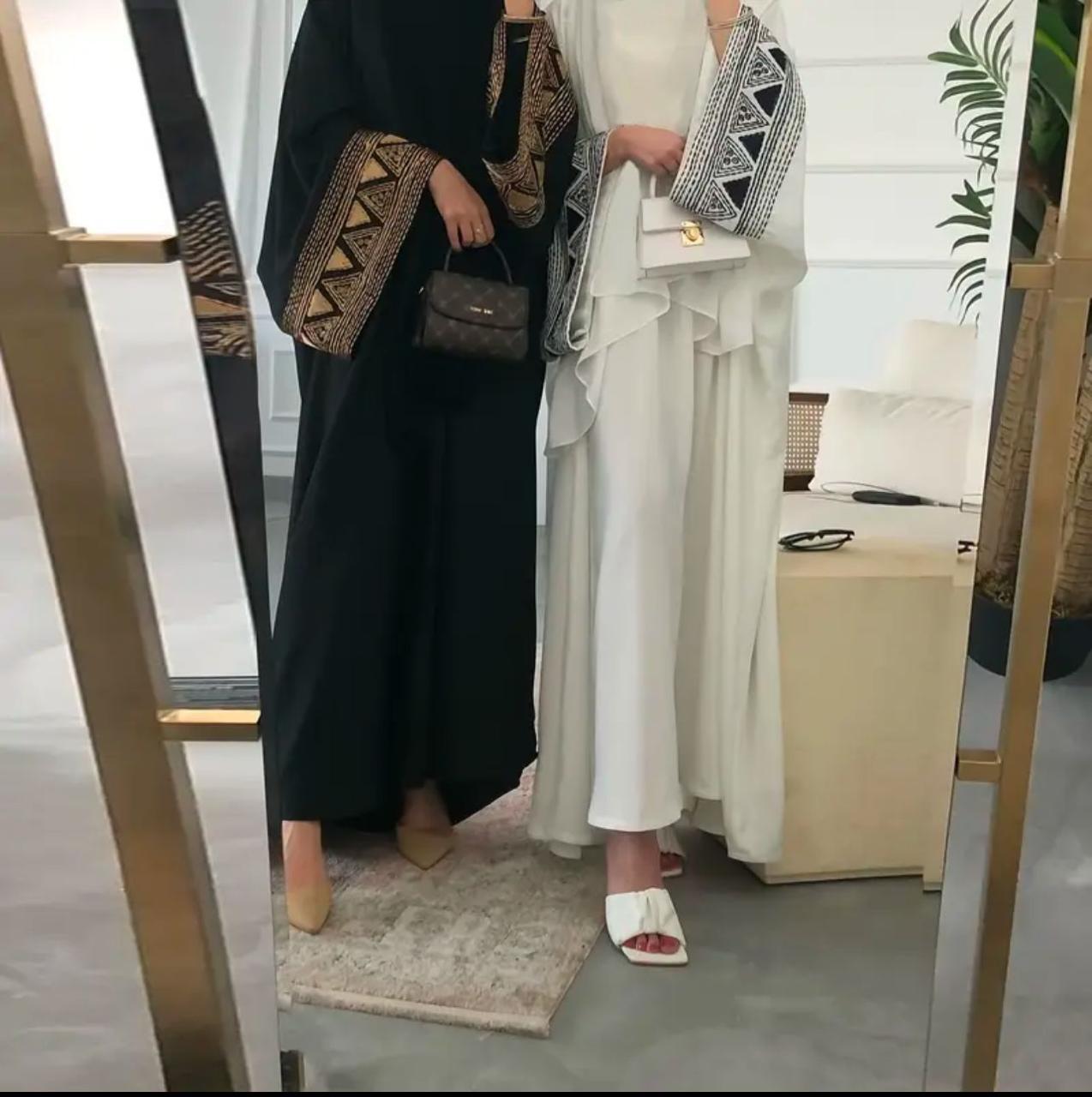 Graceful Embroidered Upper Abaya – Statement Style