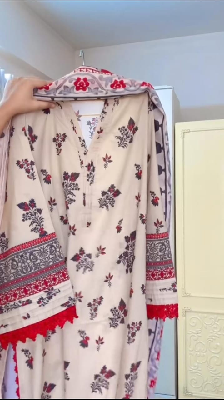 MahRang Printed lawn 3pec Stitched Suit