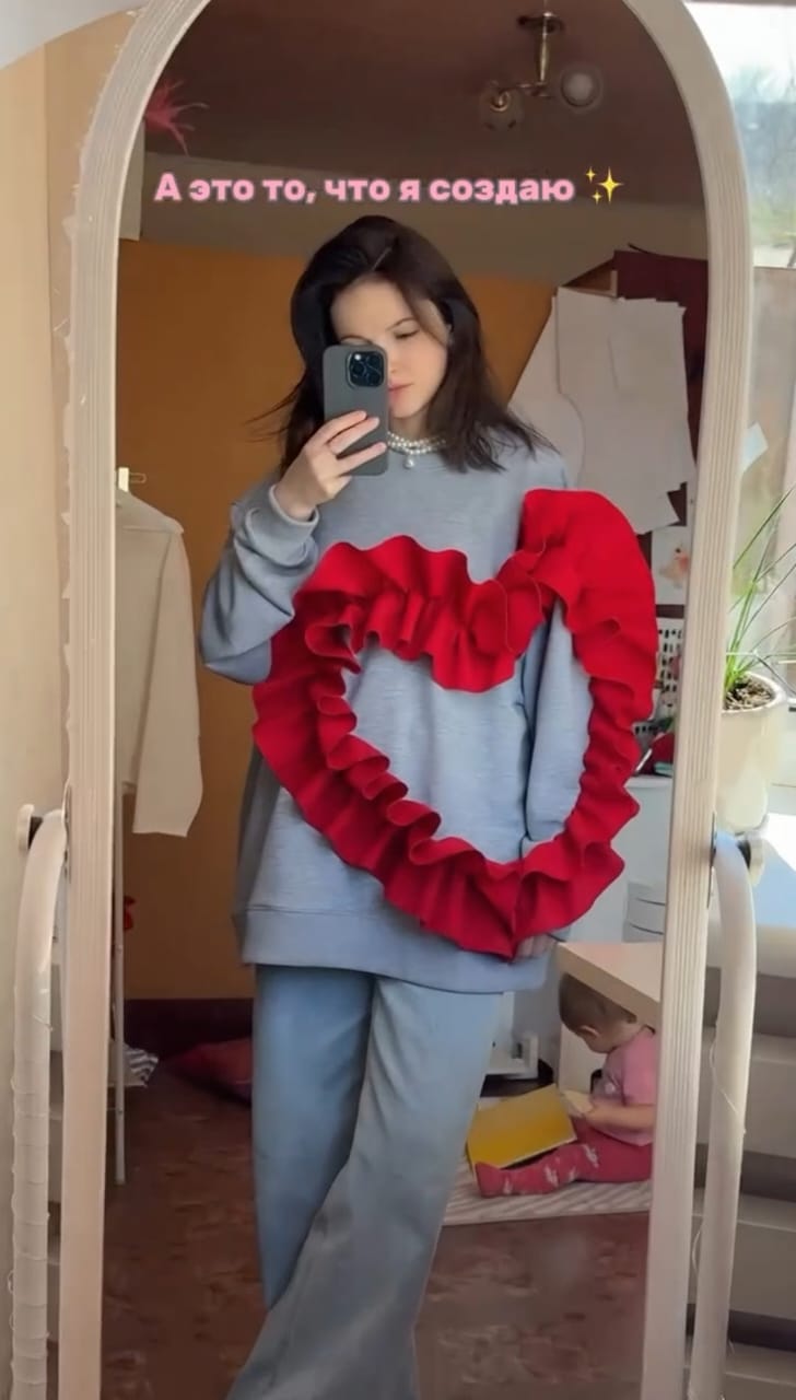 Hand Made Bold Heart Fashion Sweatshirt