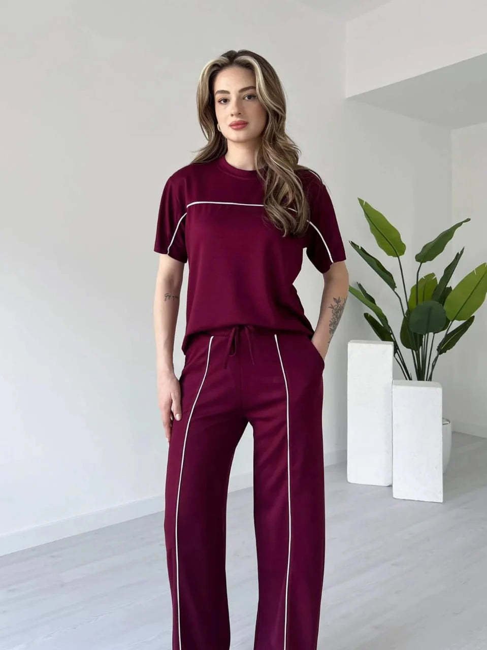 Stylish Women’s Co-Ord Set with Contrast Lines – Casual Streetwear Outfit
