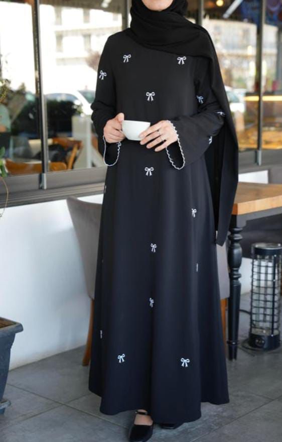 Black Bow Embroidered Abaya with stoller