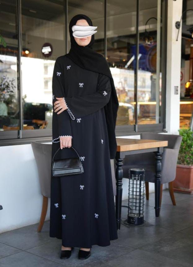 Black Bow Embroidered Abaya with stoller