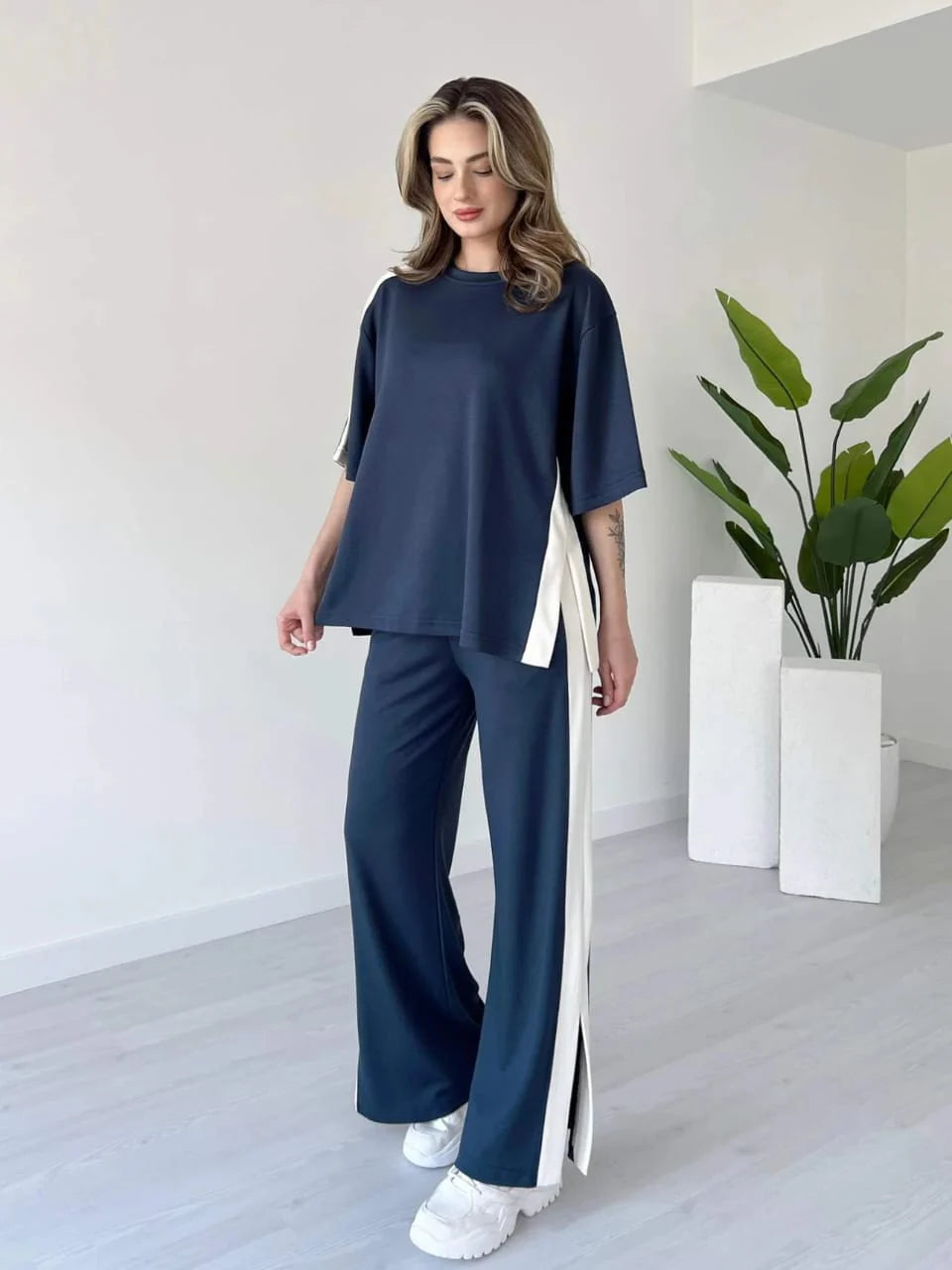 Modern Women’s Lounge Wear Set – Soft Fabric Two Piece Outfit
