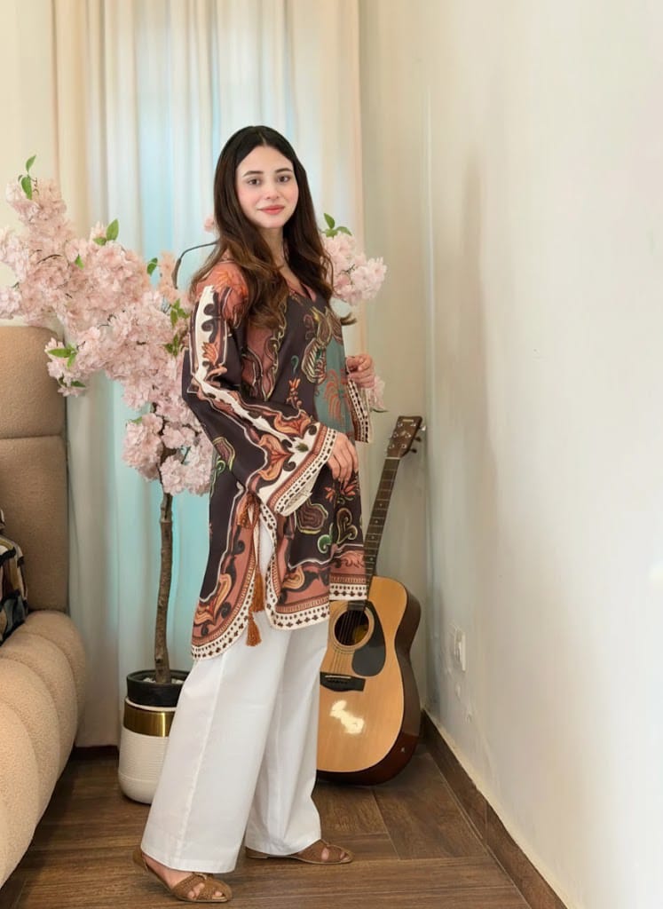 Aks-e-Hoor 2pcs farshi shalwar set