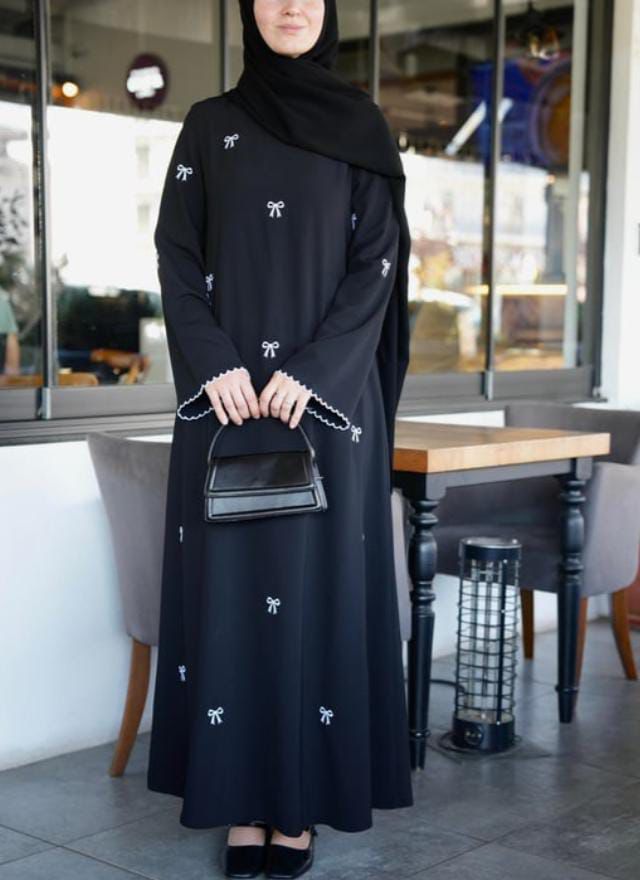 Black Bow Embroidered Abaya with stoller