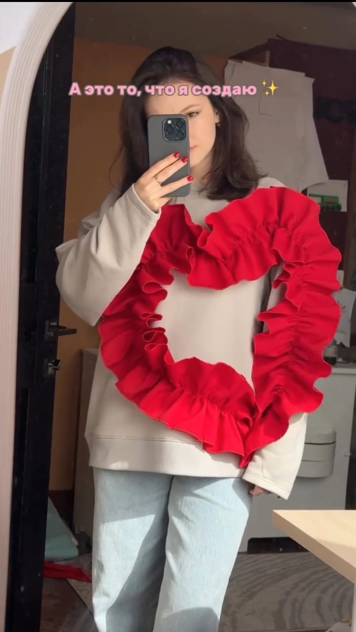Hand Made Bold Heart Fashion Sweatshirt