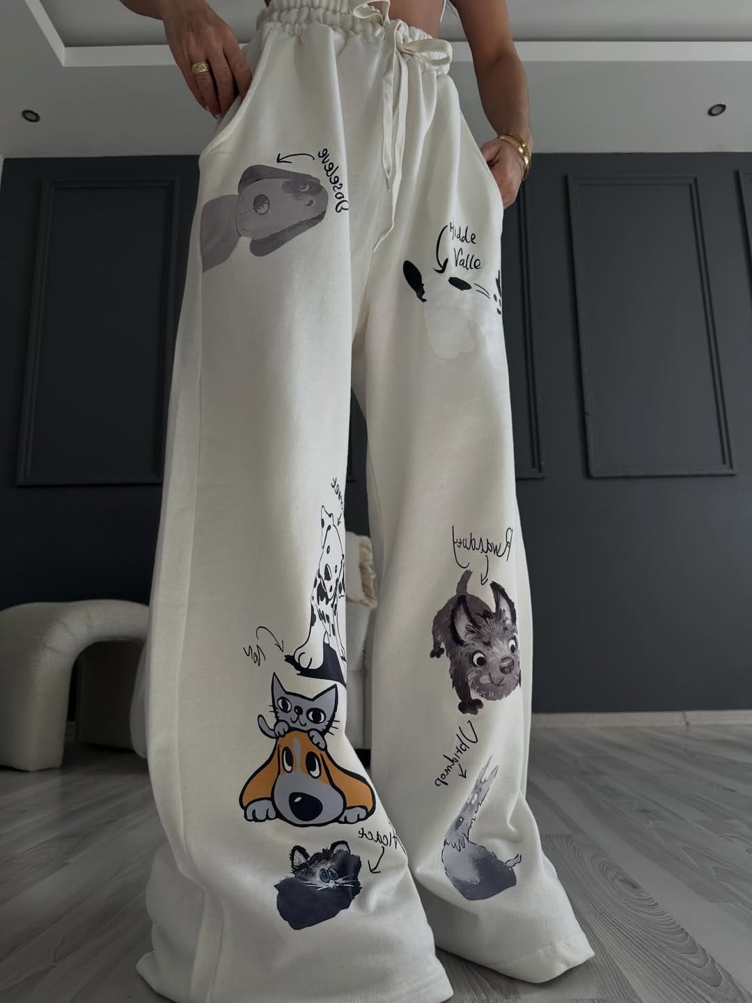 Cute Pet Graphic Wide-Leg Pants – Off-White Fleece | Raim Collection
