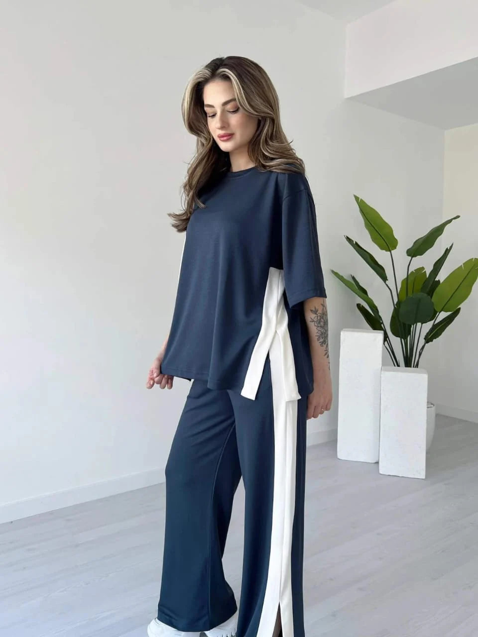 Modern Women’s Lounge Wear Set – Soft Fabric Two Piece Outfit