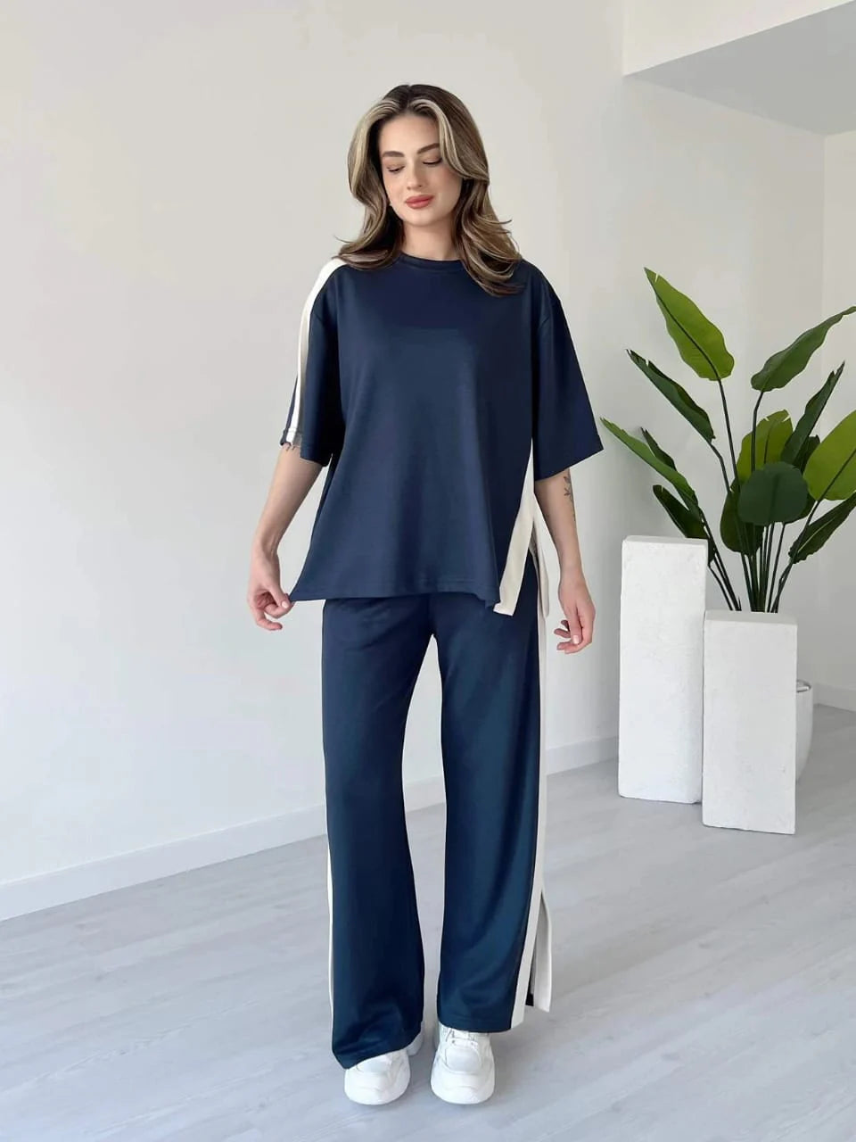 Modern Women’s Lounge Wear Set – Soft Fabric Two Piece Outfit