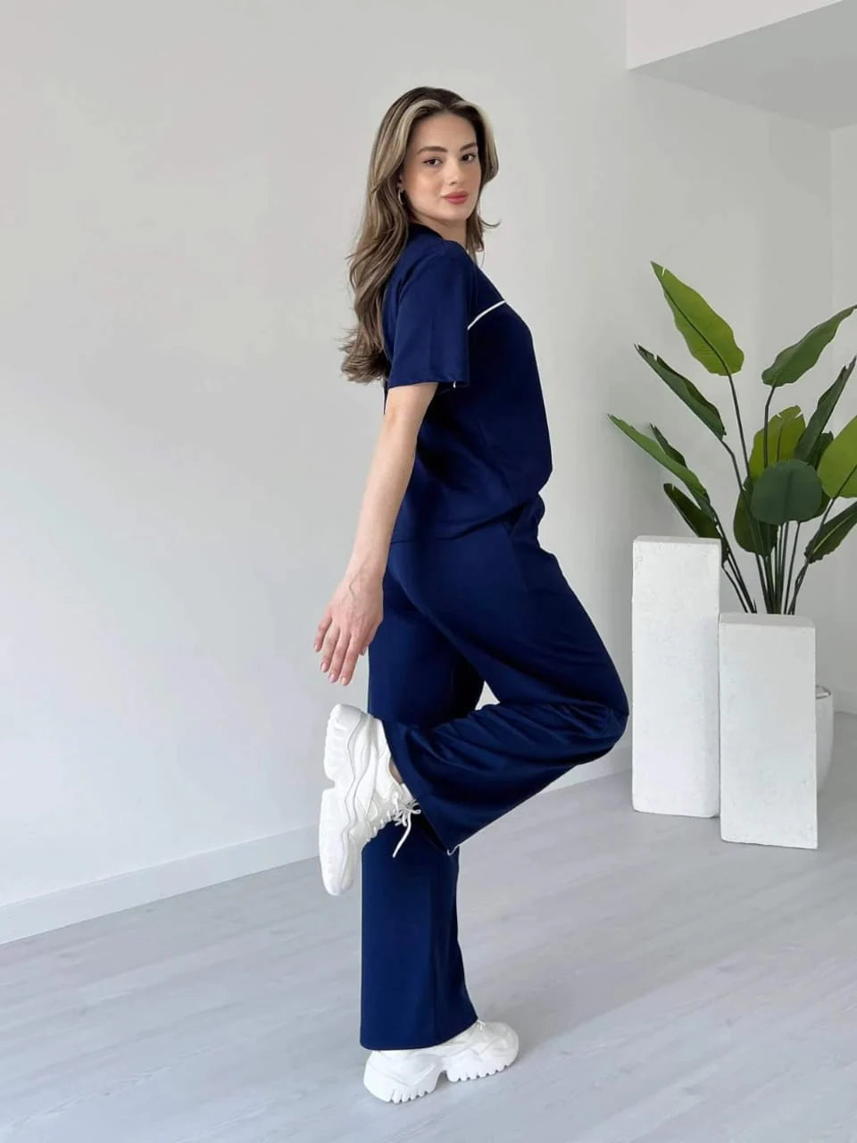 Stylish Women’s Co-Ord Set with Contrast Lines – Casual Streetwear Outfit