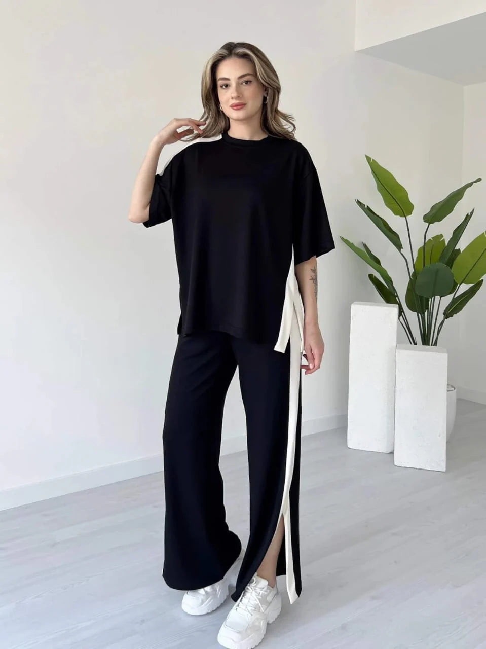 Modern Women’s Lounge Wear Set – Soft Fabric Two Piece Outfit