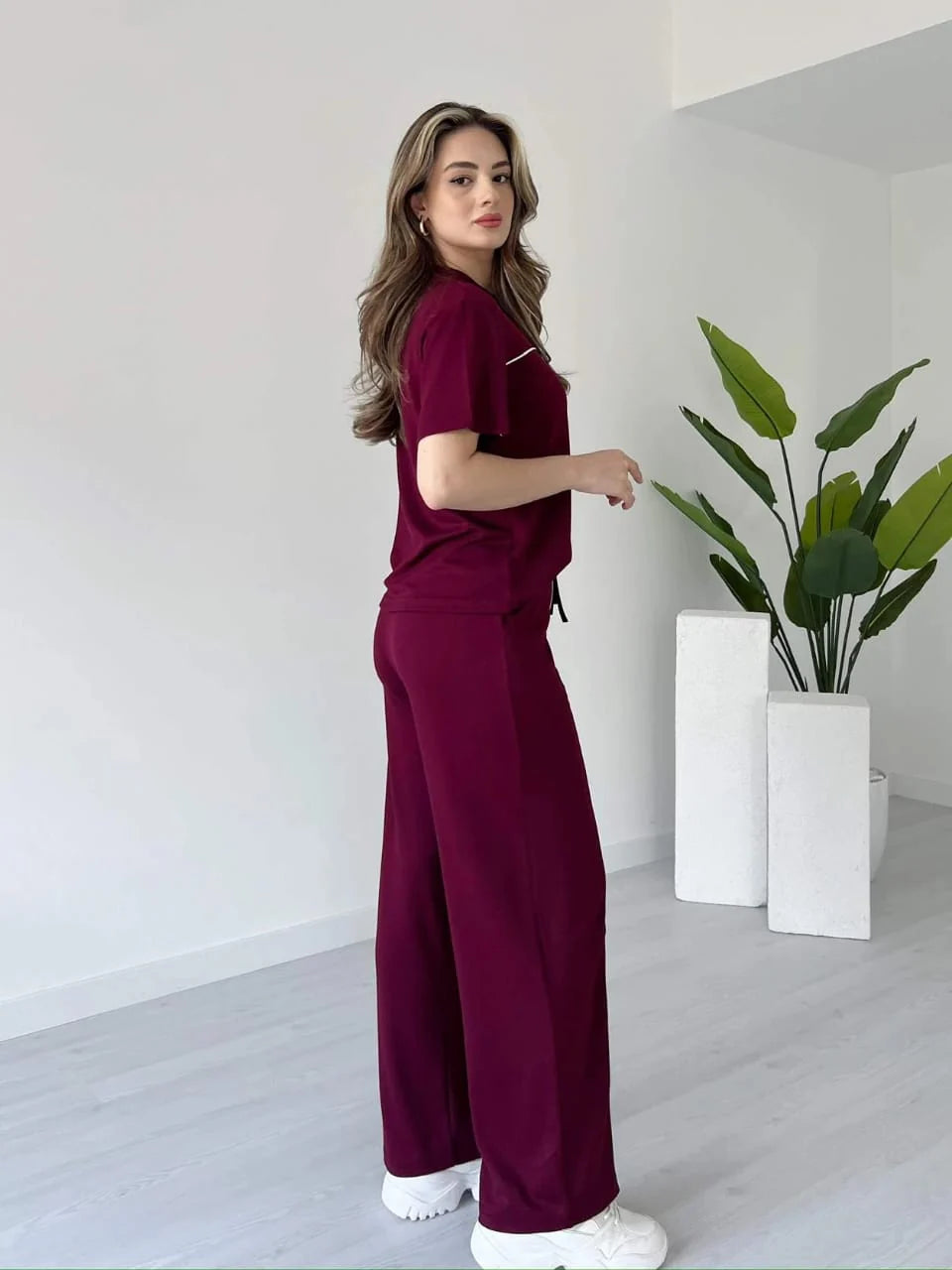 Stylish Women’s Co-Ord Set with Contrast Lines – Casual Streetwear Outfit